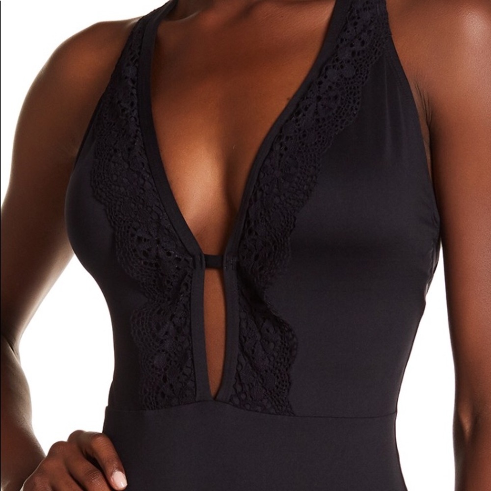 👙 Sexy & Flattering! Lace trim, one-piece👙